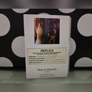 2/$25✨️MM Whispers In The Library EDT✨️